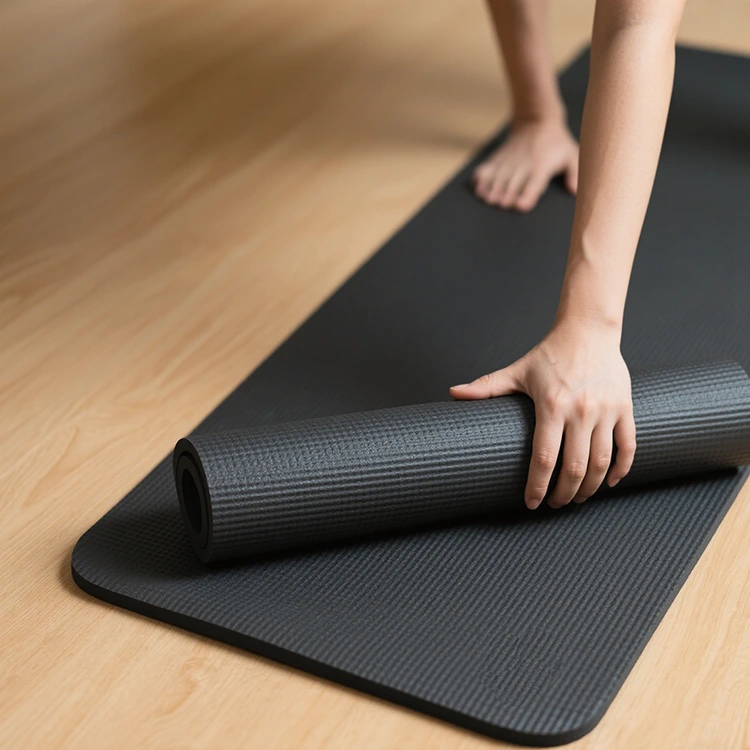 Làm thế nào một tấm thảm yoga có thể không trượt, kháng khuẩn và thoải mái cùng một lúc?