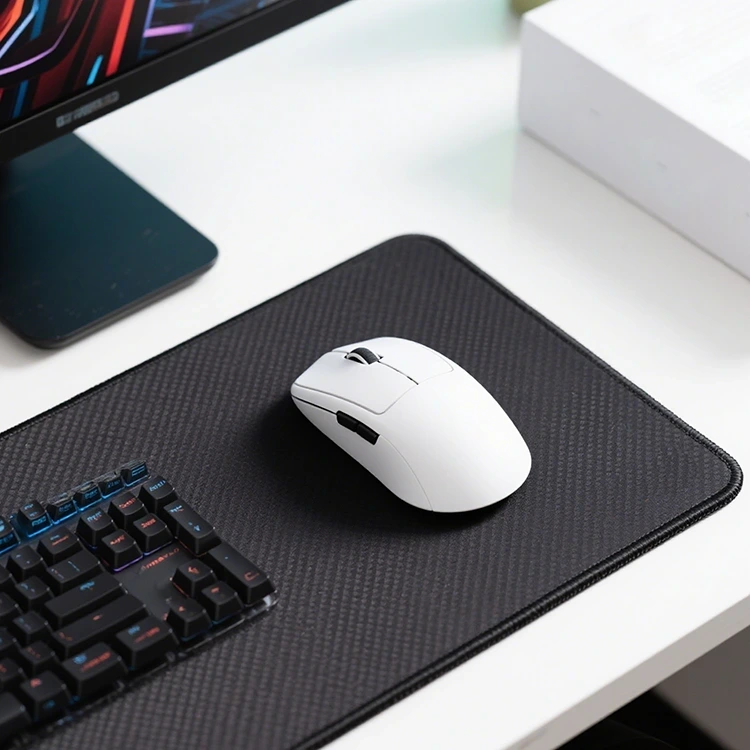 Tại sao chuột phản ứng nhanh hơn khi đặt trên Mouse Pad?